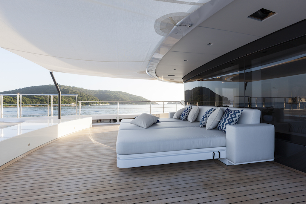 Quinta Essentia - VIP EXTERNAL BOW LOUNGE