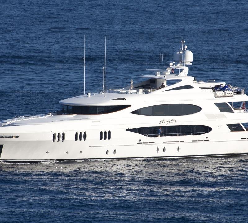 REEF CHIEF Exterior