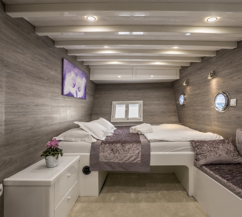 Double Cabin