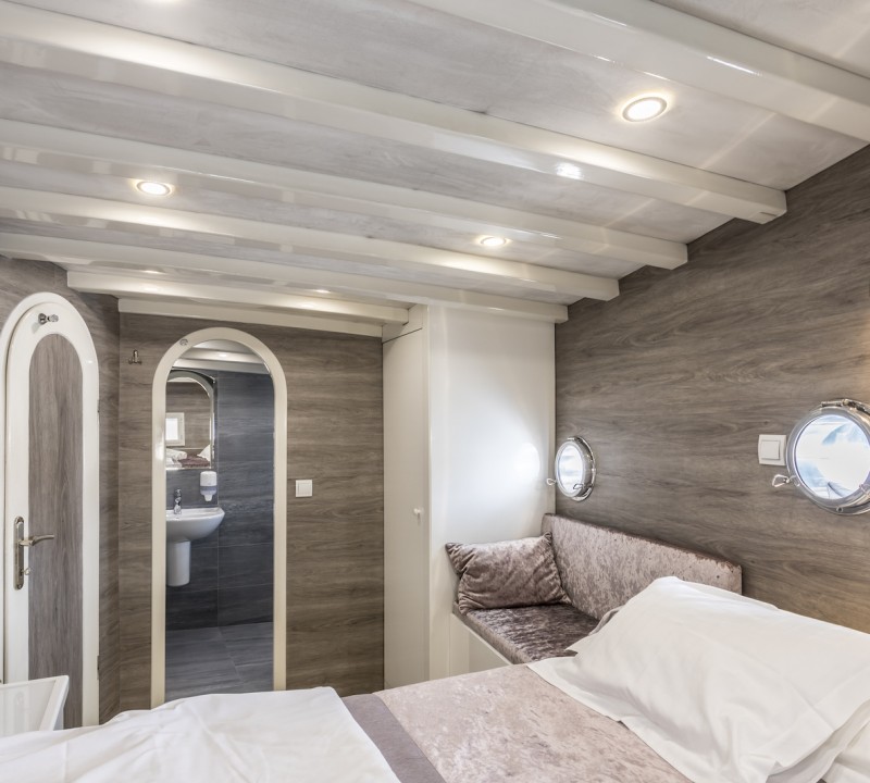 Double Guest Cabin