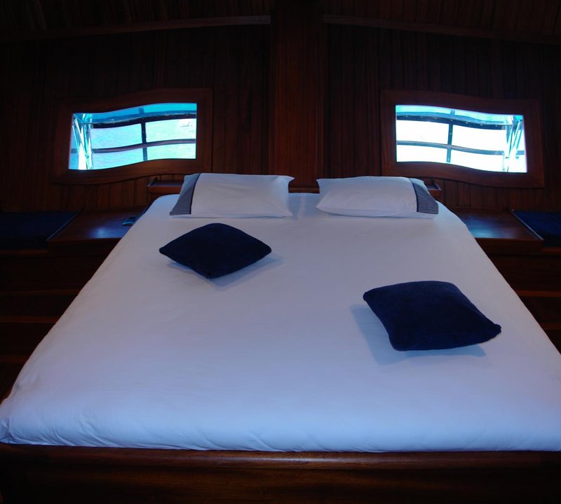 Double-cabin
