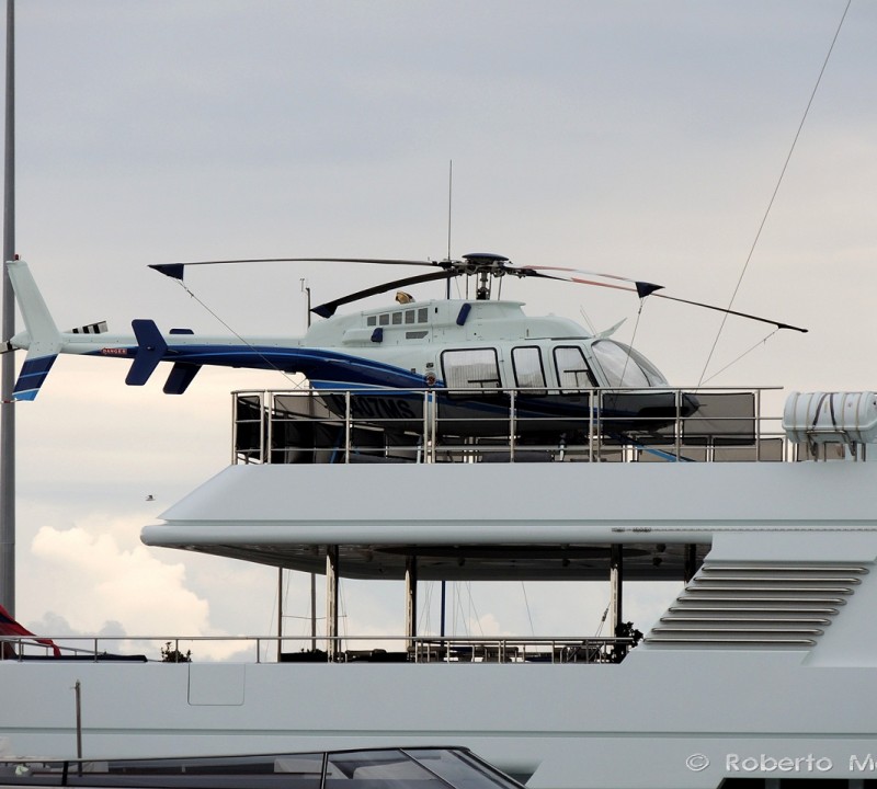 SAMAR Yacht - Helipad and helicopter - Photo by Roberto Malfatti