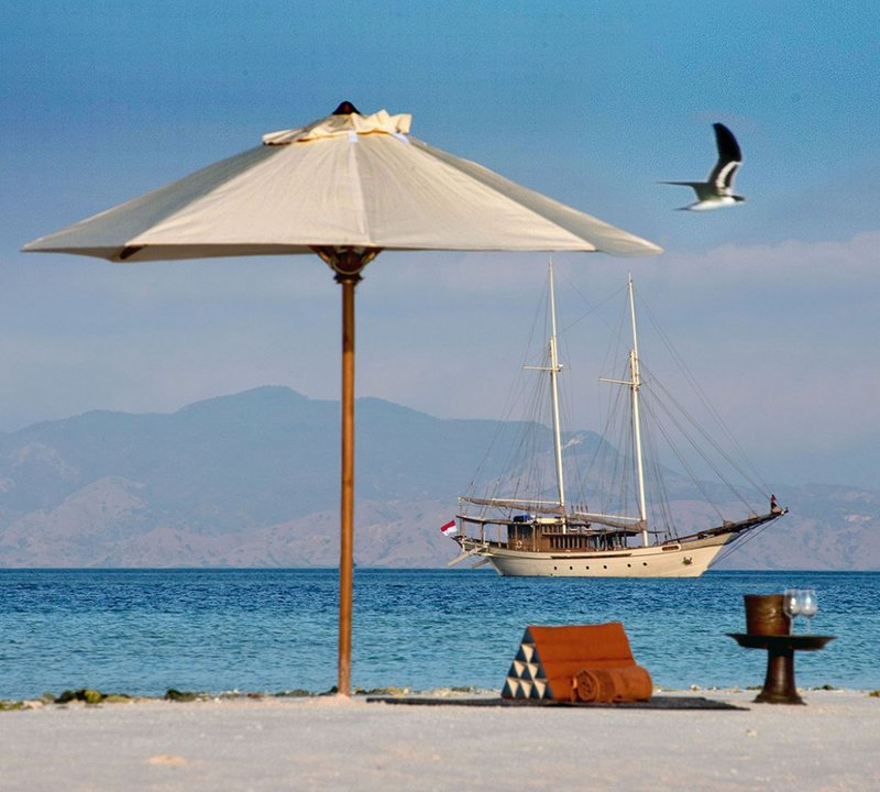 SI DATU BUA - Spotted From The Beach