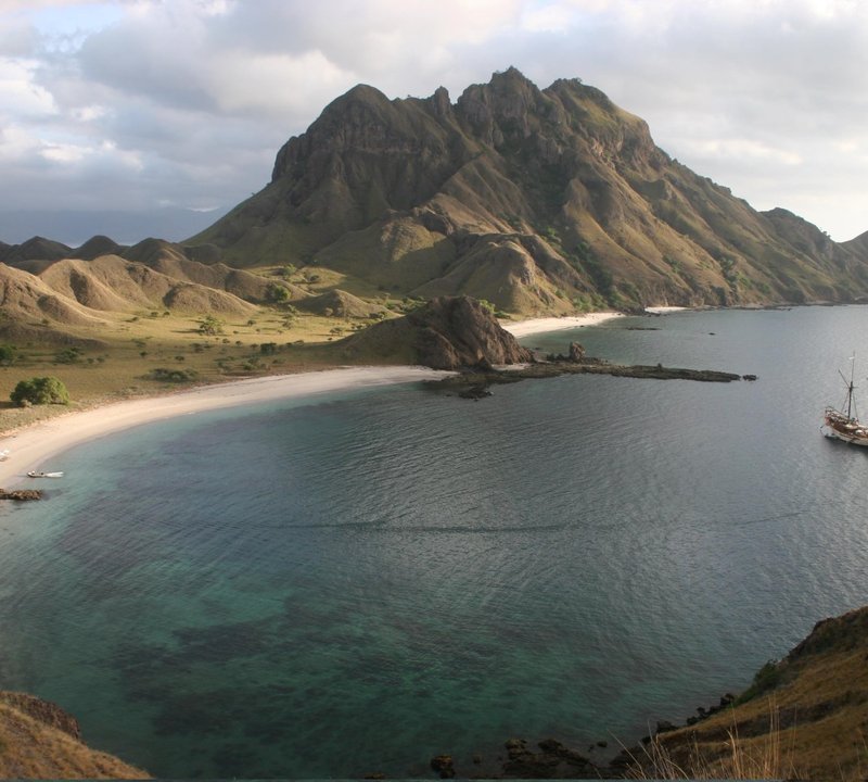 SILOLONA In The Islands Of Indonesia