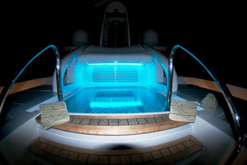 SIREN - Spa Pool in the Evening
