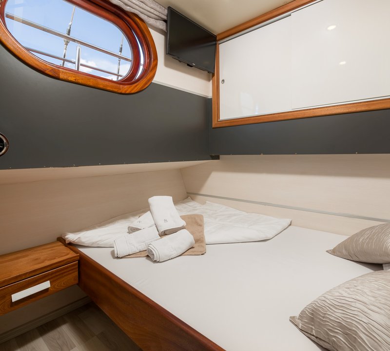 Guest cabin