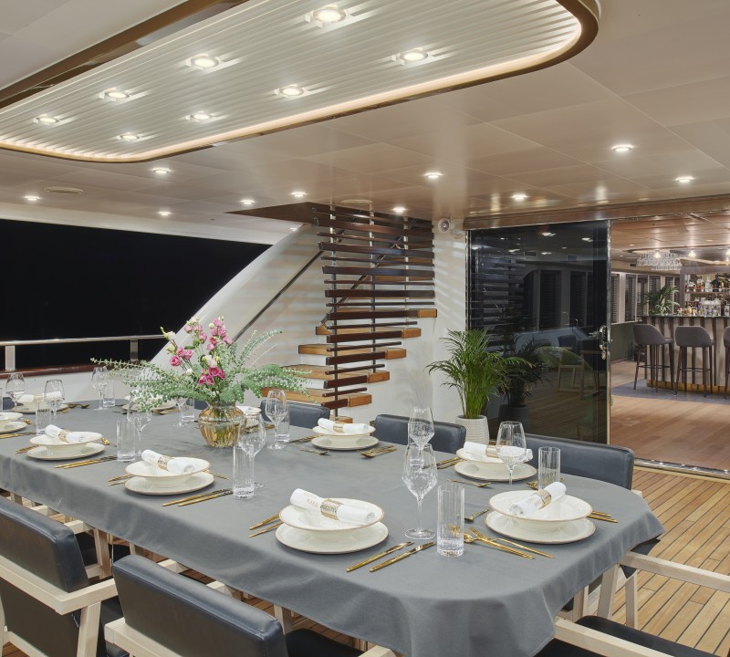 Alfresco Dining