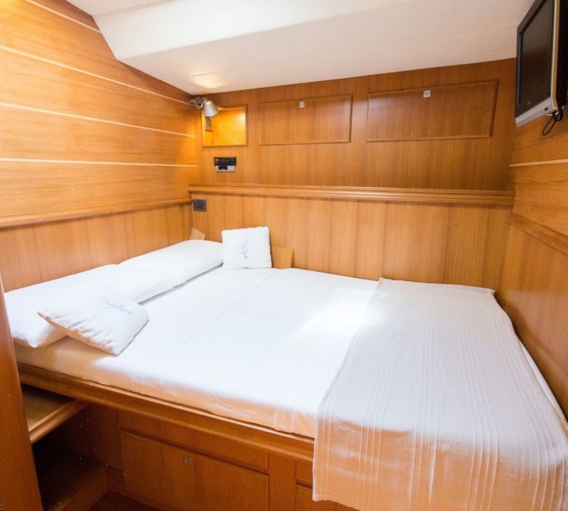 Guest cabin
