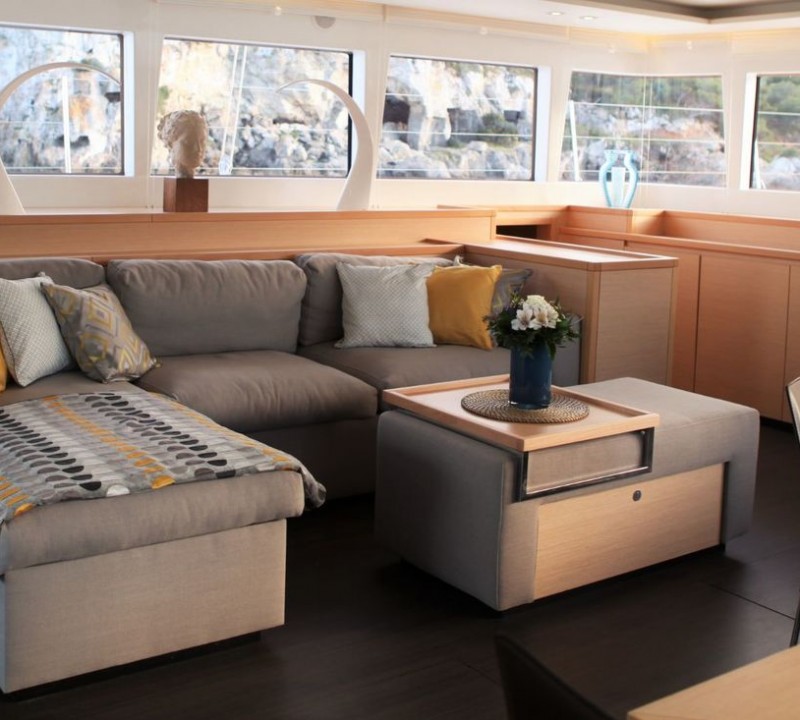 Main Salon Lounge