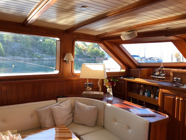 Saloon Seating
