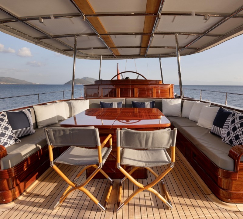 Exterior Dining