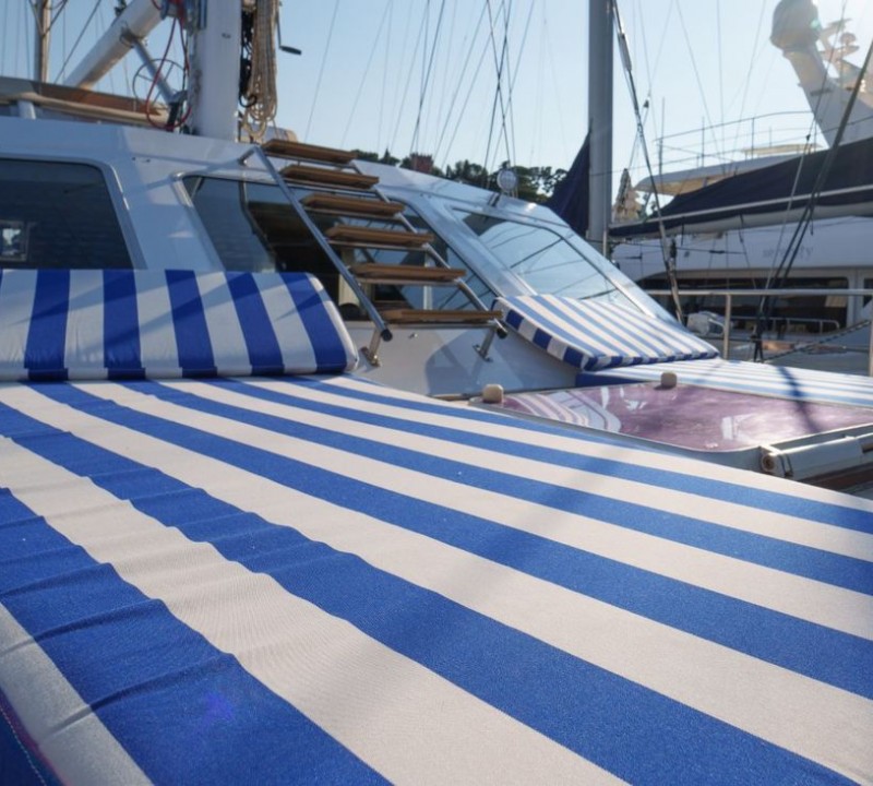 Foredeck sun pads