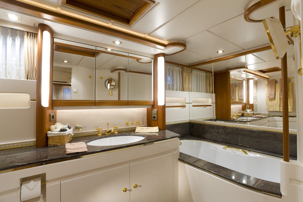 Guest cabin