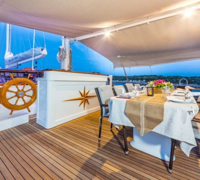 Exterior Dining Area