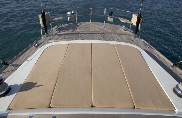 Sail Yacht DHARMA - Sunpads Aft