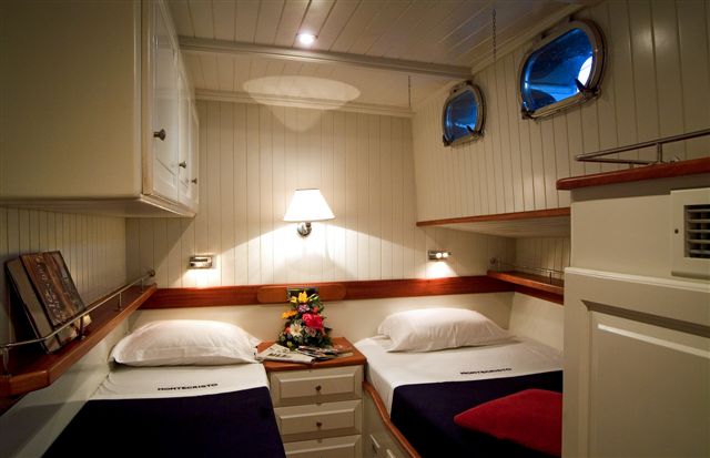 Sail Yacht MONTECRISTO -  Twin Cabin