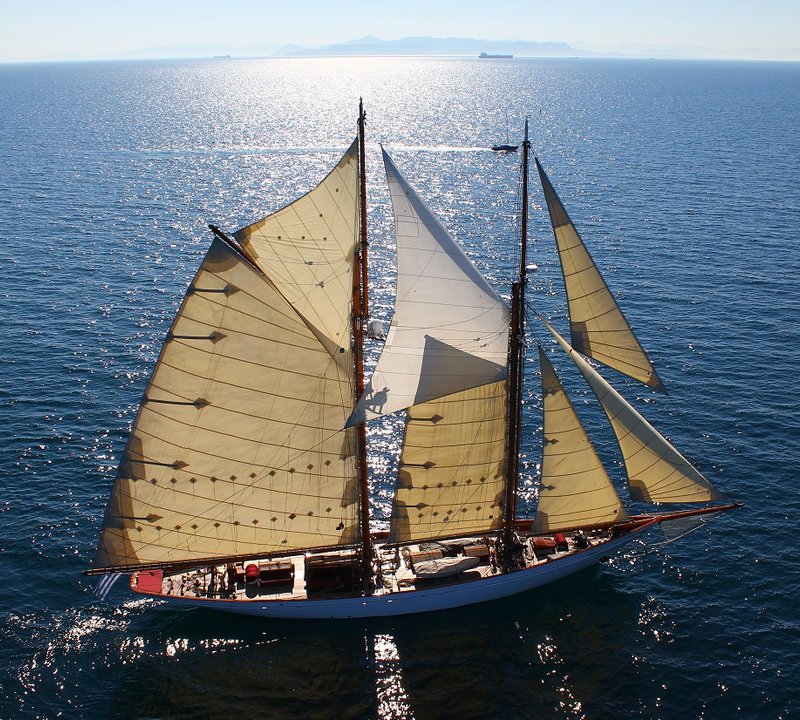 Sailing Yacht Aello