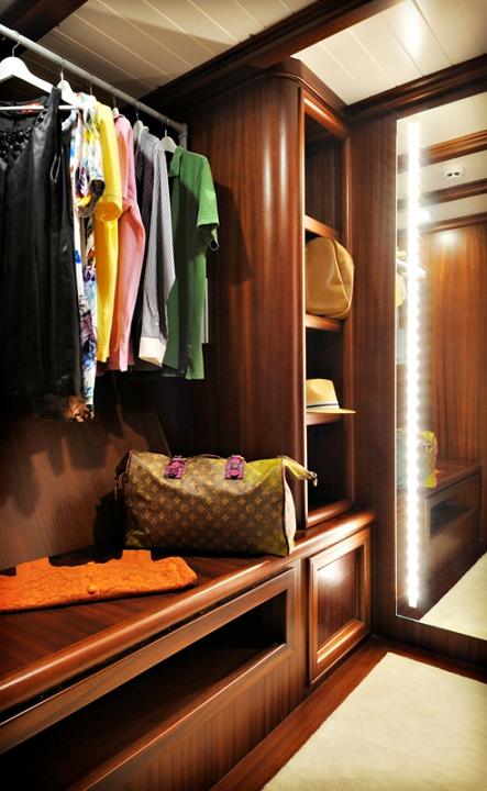 Sailing yacht REGINA - walk in wardrobe