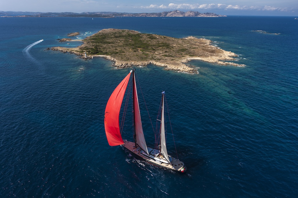 Sailing yacht Seahawk