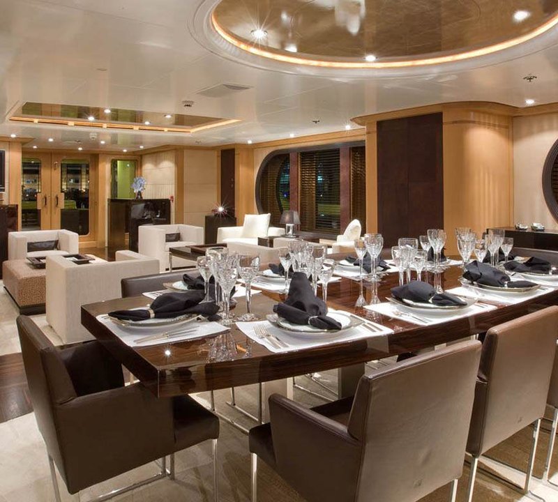 Salon - Dining