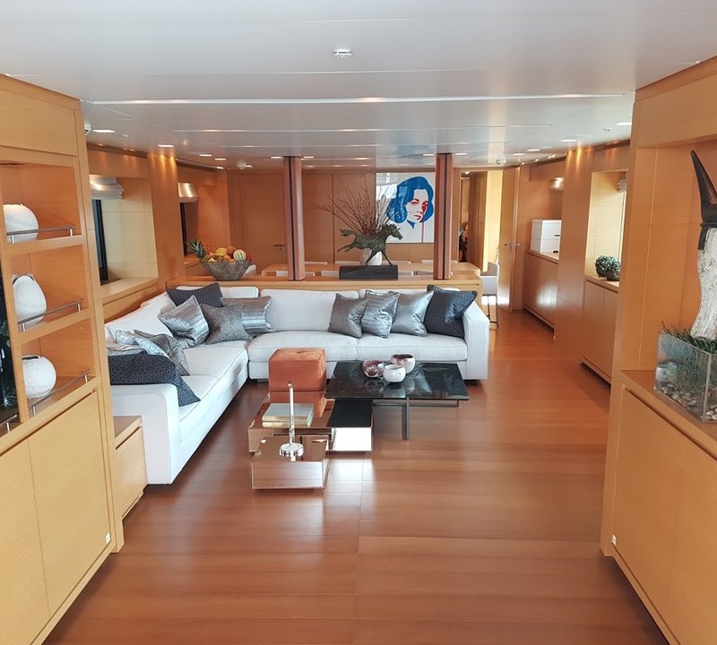Salon Main Deck