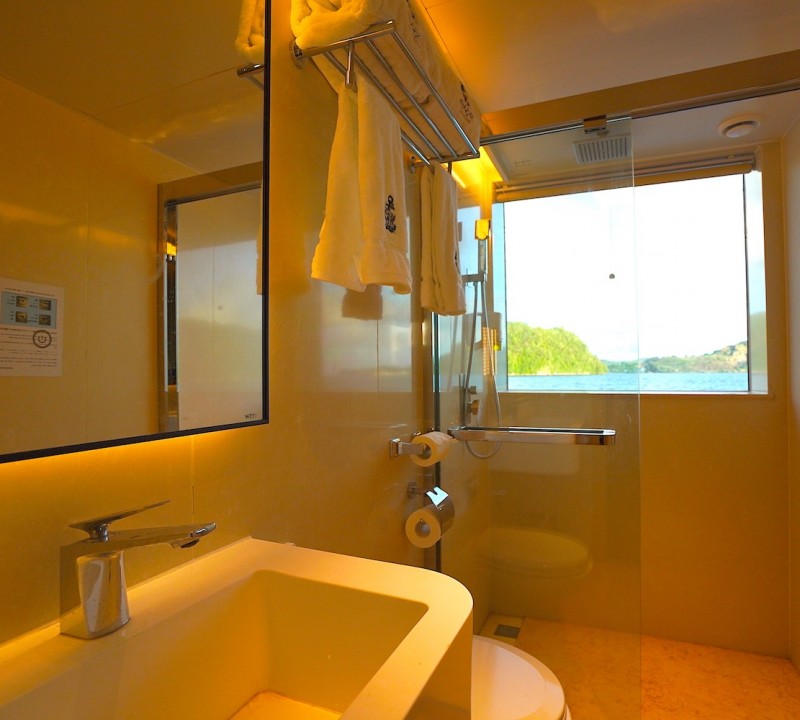 Second Floor Main Deck Cabin  Ensuite Bathroom