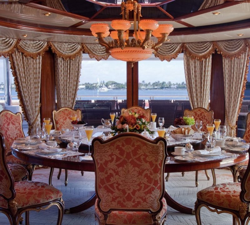 Skylounge Dining