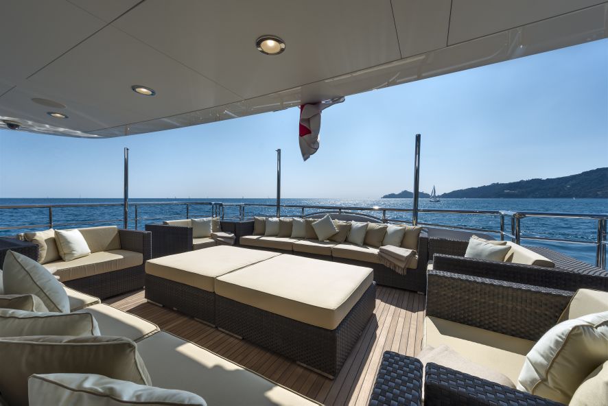 Super yacht THE WELLESLEY - Lower aft deck