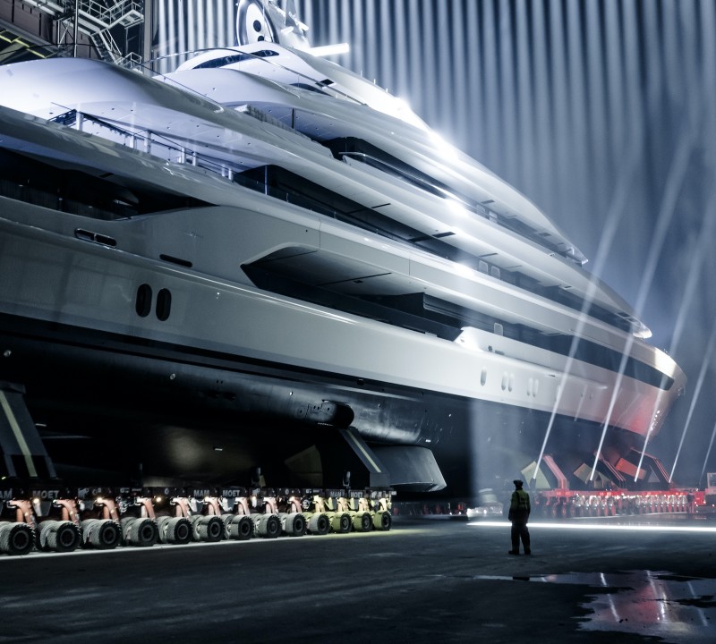 Superyacht H