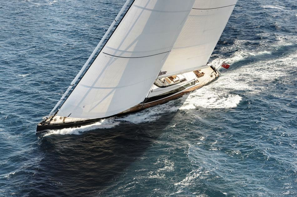 Superyacht Kokomo Sailing