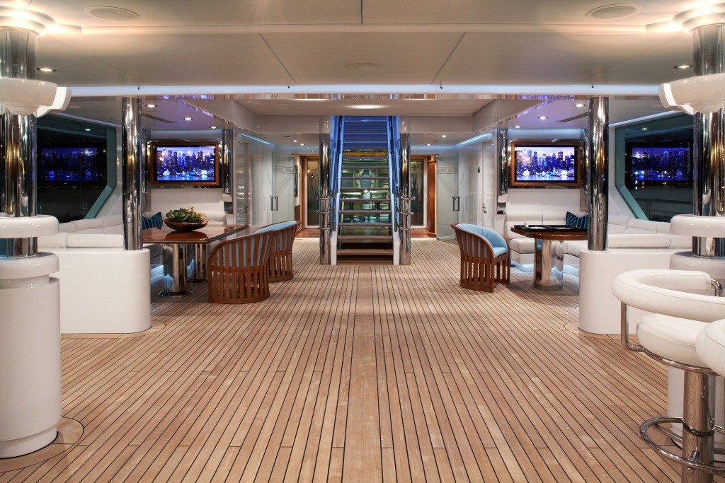 Superyacht PEGASUS V (ex PRINCESS MARIANA) - Spacious Deck
