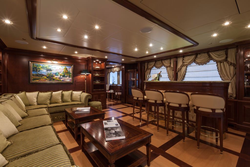 Superyacht PRIDE - Skylounge
