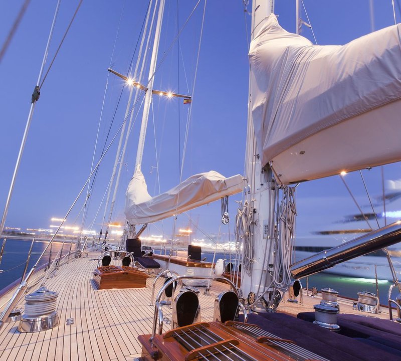 THIS IS US superyacht - Deck
