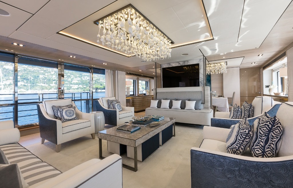THUMPER - main saloon