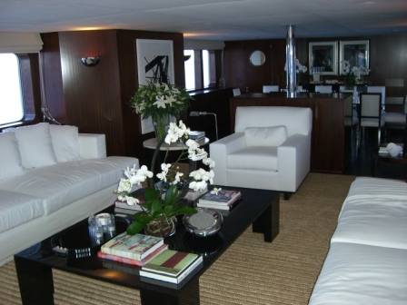 TUGATSU Main Salon