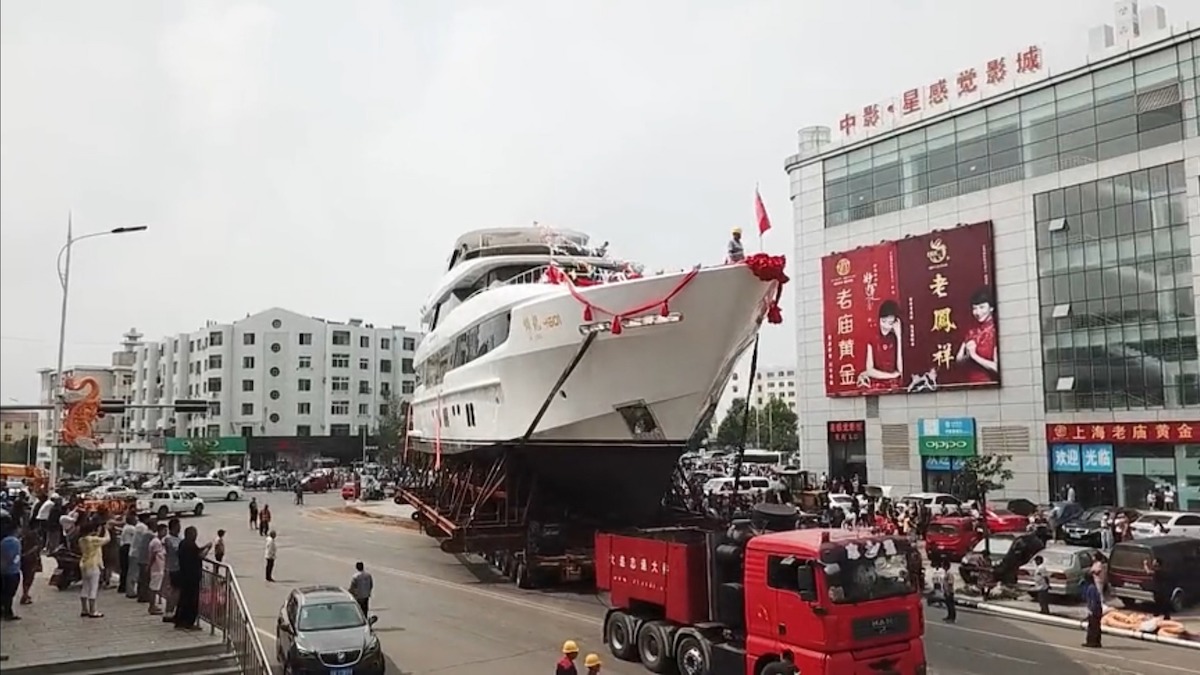 Transportation Of Motor Yacht JINLONG