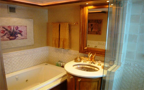 Unforgettable -  Master bathroom