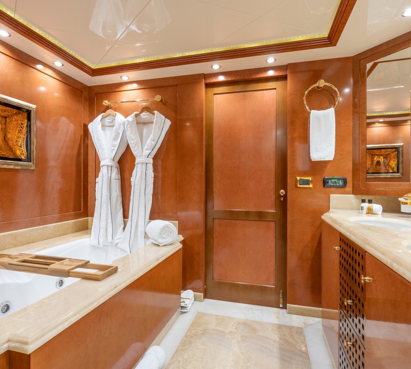 Upper Deck Owner's Ensuite