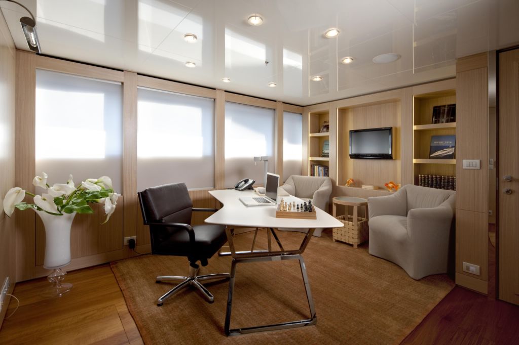 VICKY -  Office