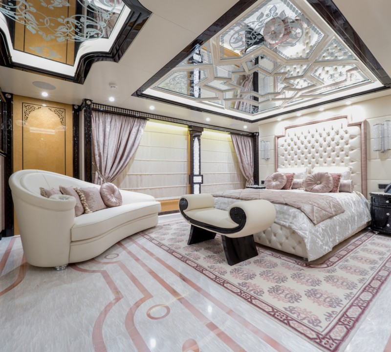 VIP Suite - Pink