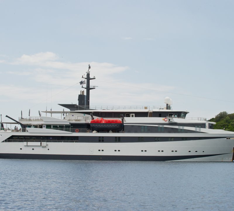 Variety_Voyager_exterior At Sea