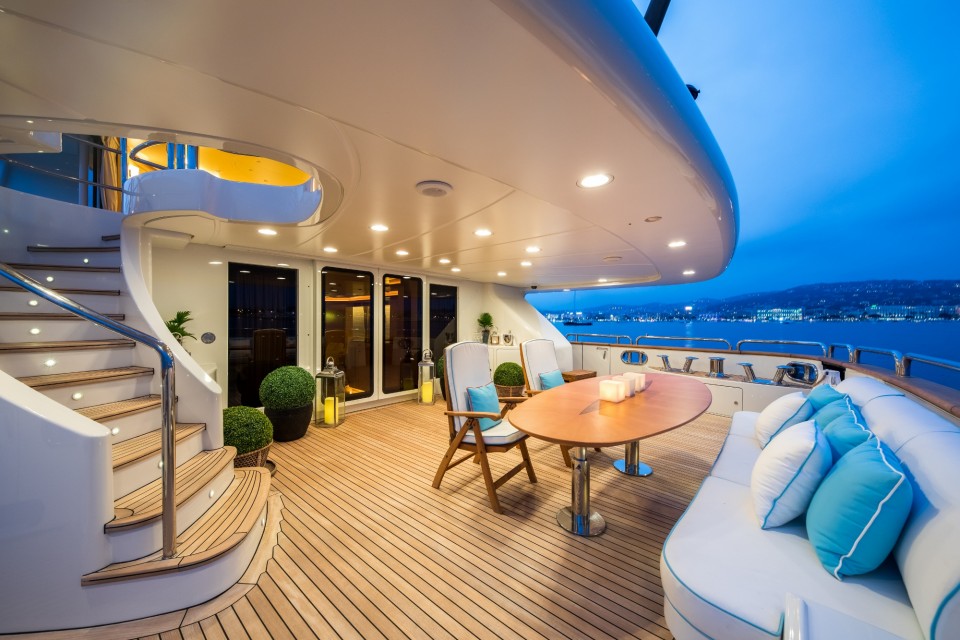 Alfresco Dining Option