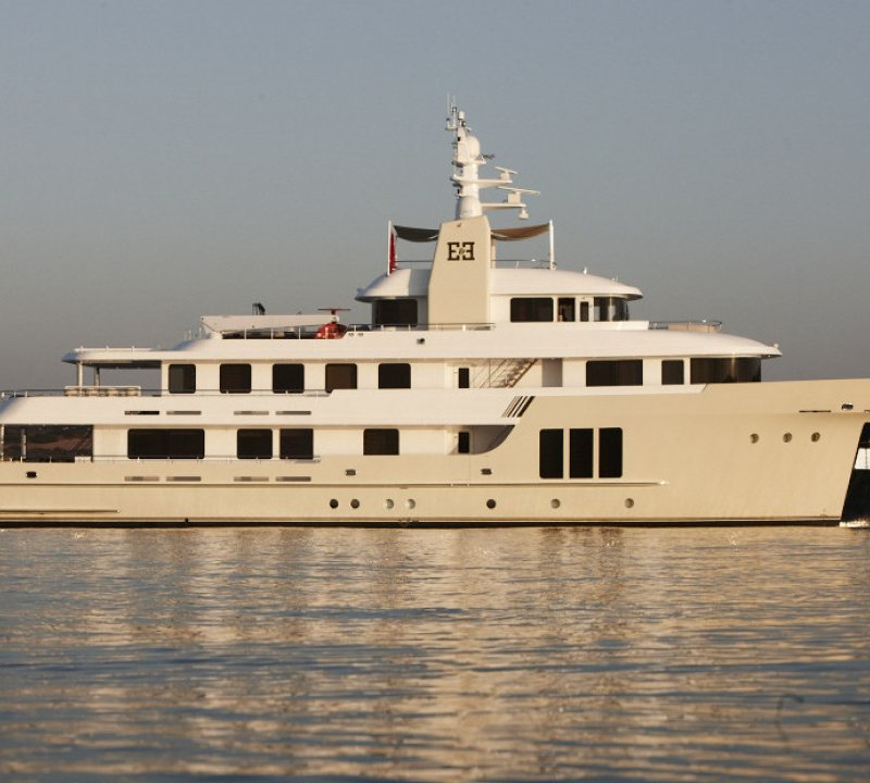 YAcht E&E By Vripack - Starboard Side Profile