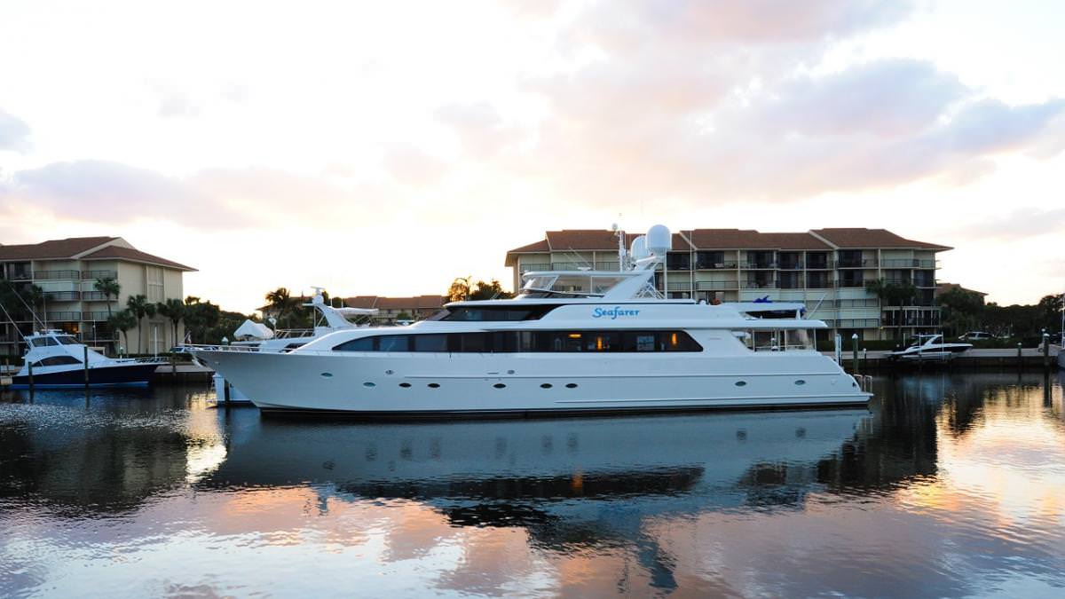 Yacht ALL THAT JAZZ - Moored
