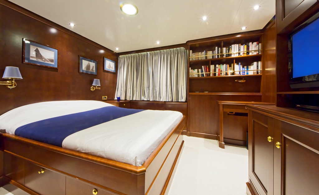 Yacht AXANTHA II - Queen Cabin