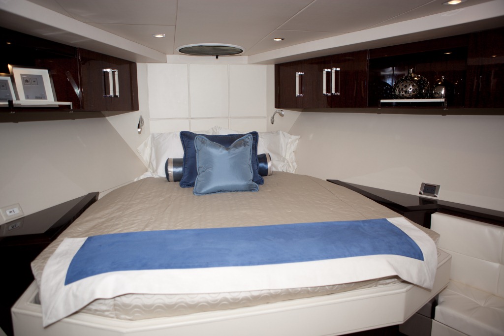 Yacht Algorythm - Forward Stateroom
