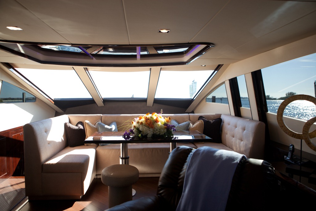 Yacht Algorythm - Main Salon
