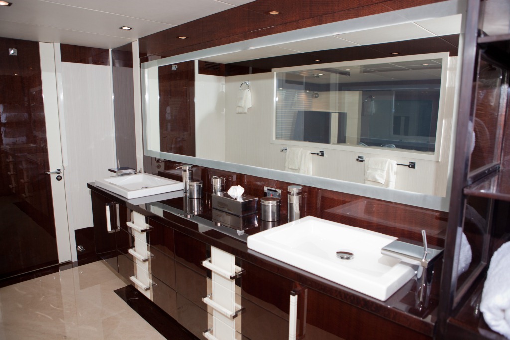 Yacht Algorythm - Master Bath 1