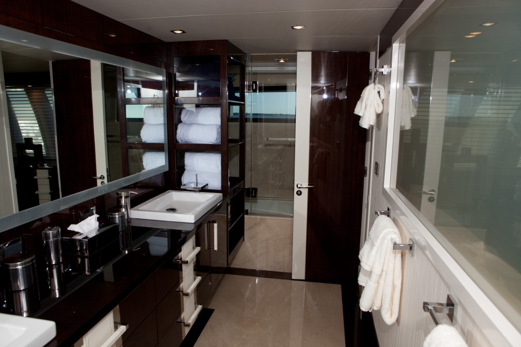 Yacht Algorythm - Master Bath 4