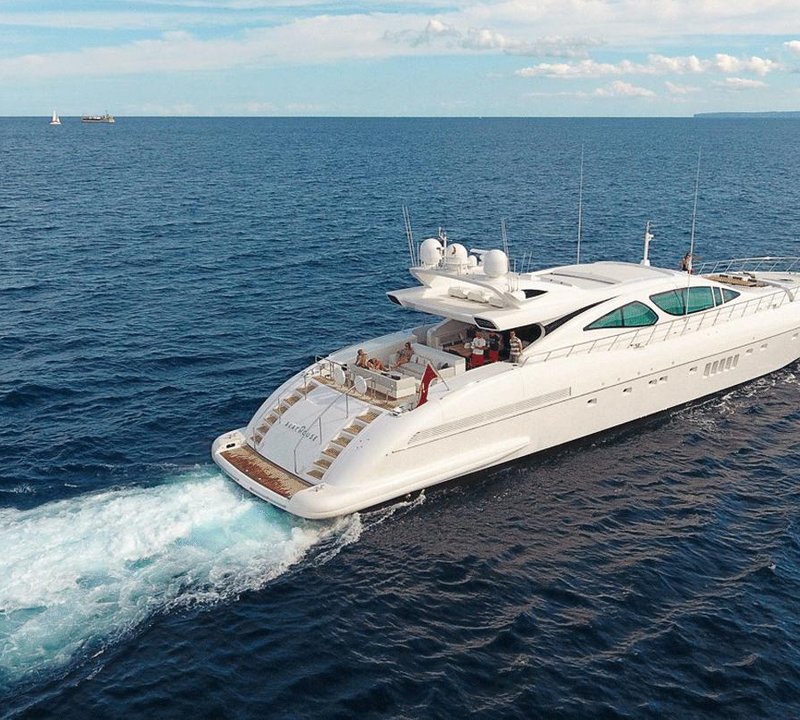 Yacht BEACHOUSE